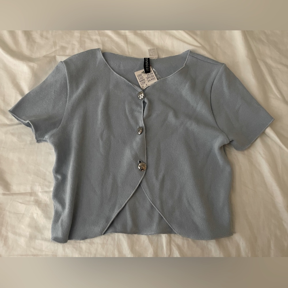 H&M Light Blue Button-Down Shirt size medium